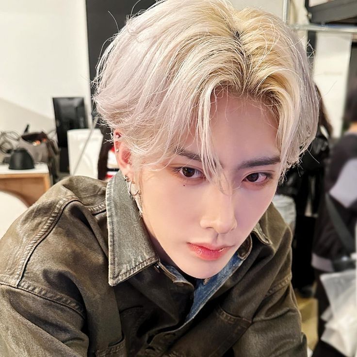 A moment captured by Ricky (ZEROBASEONE)'s fan