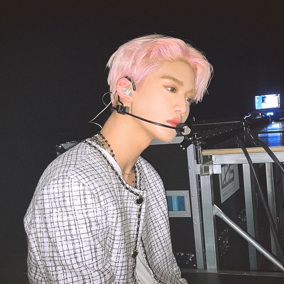 Behind-the-scenes cut of Bae Jinyoung