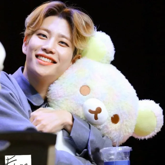 Behind-the-scenes cut of MJ (ASTRO)