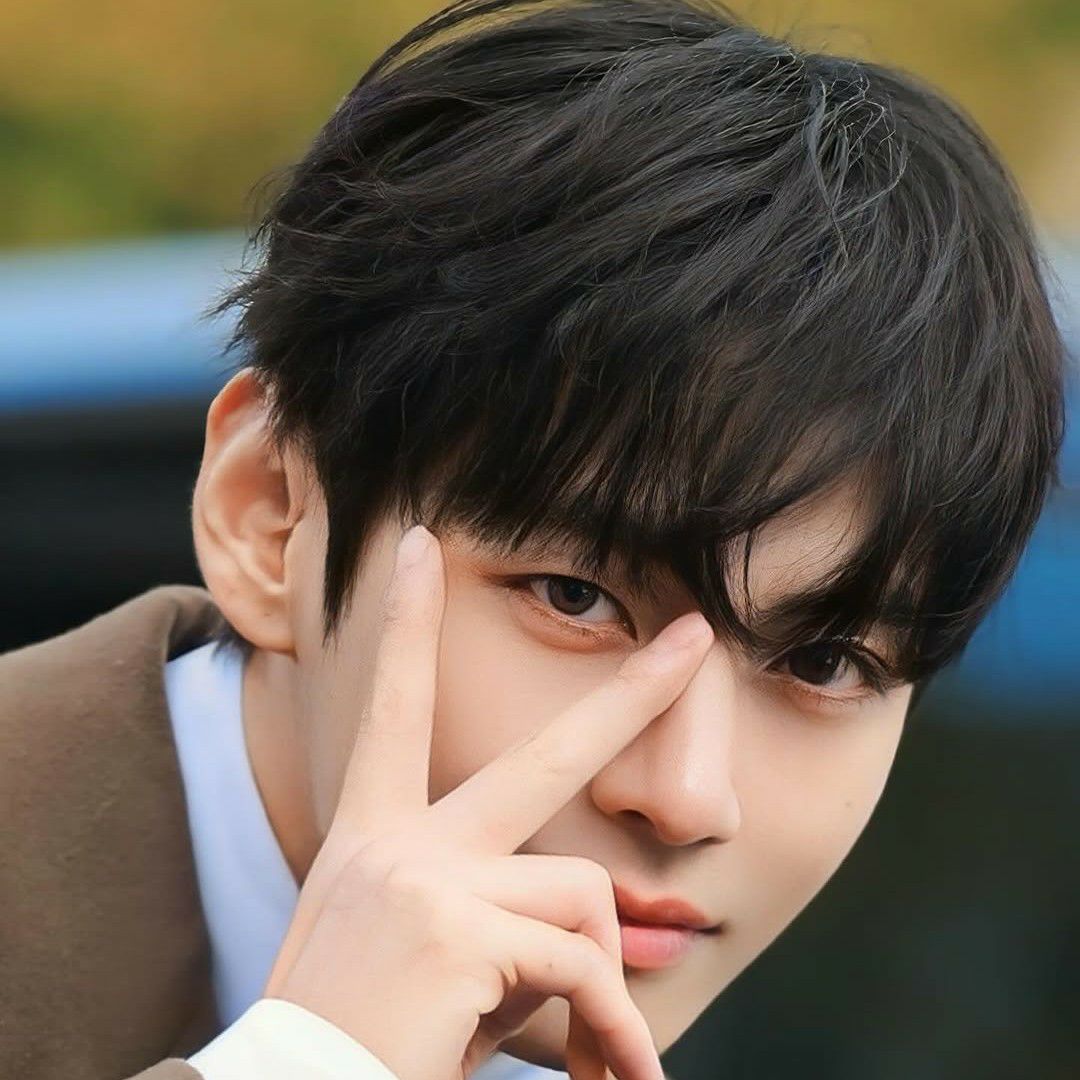 뷔 (방탄소년단)의 비하인드 컷