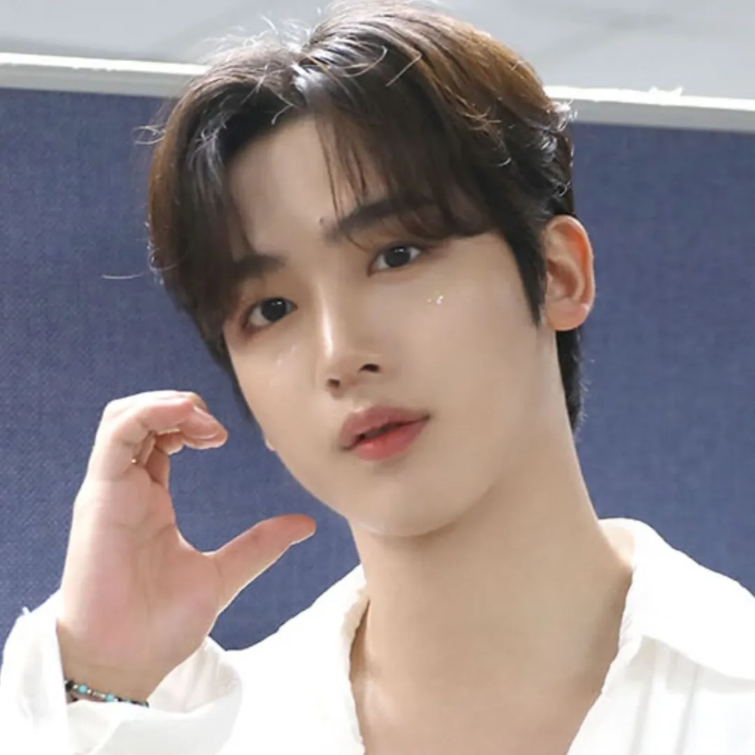 Latest photo of Kim Yohan (WEi)