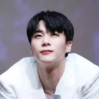 A moment captured by Moonbin (ASTRO)'s fan