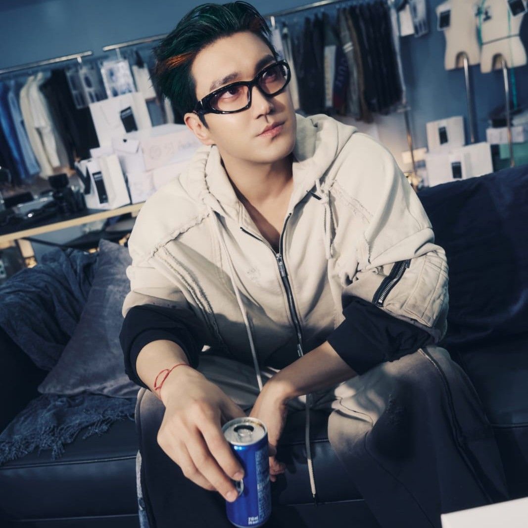 A moment captured by Siwon (Super Junior)'s fan