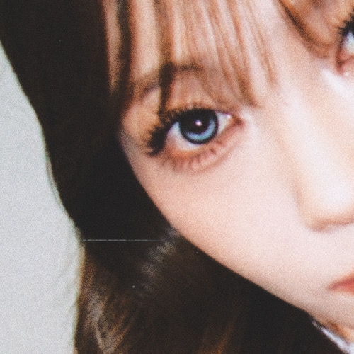 Latest photo of Mayuka (NiziU)