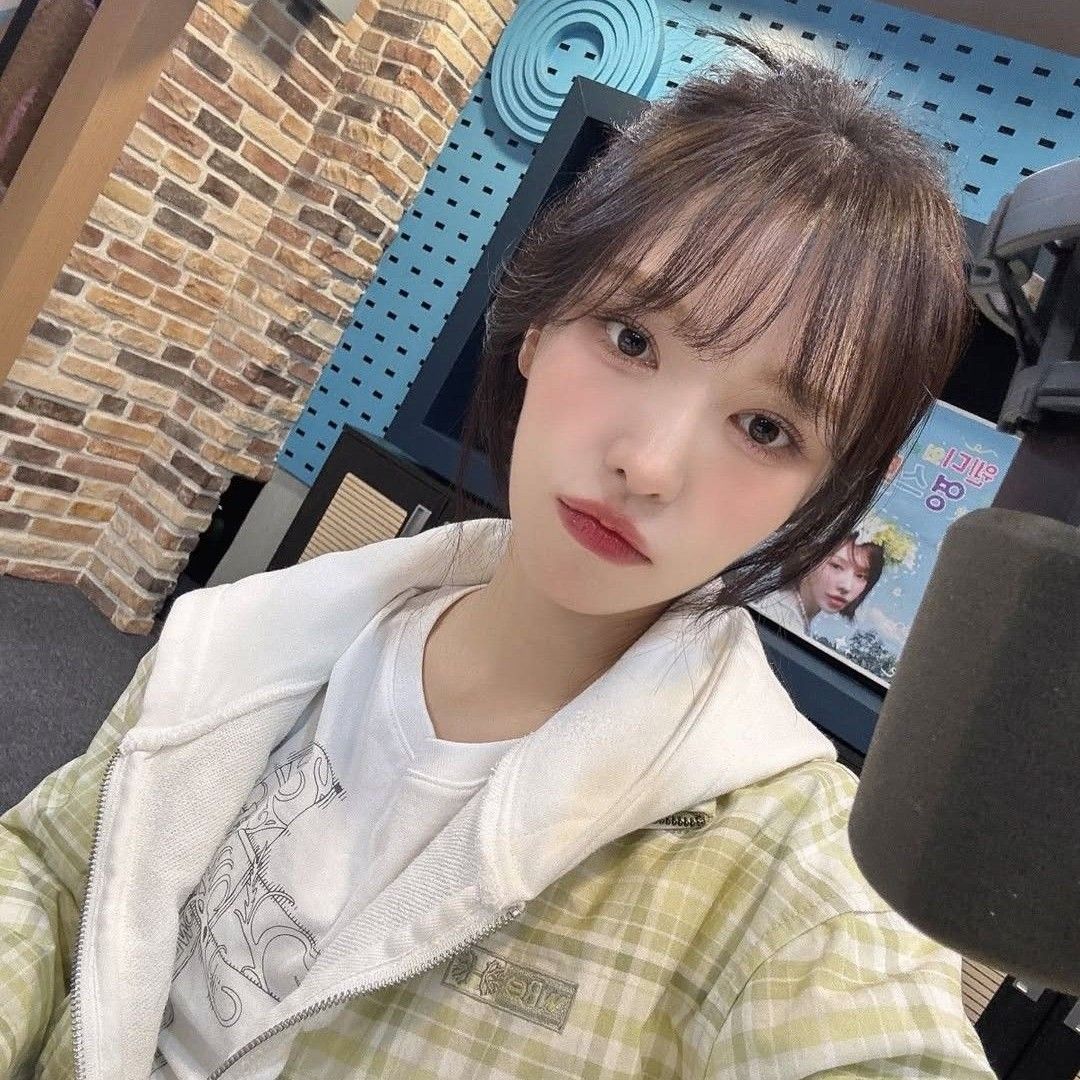 Behind-the-scenes cut of Wendy (Red Velvet)