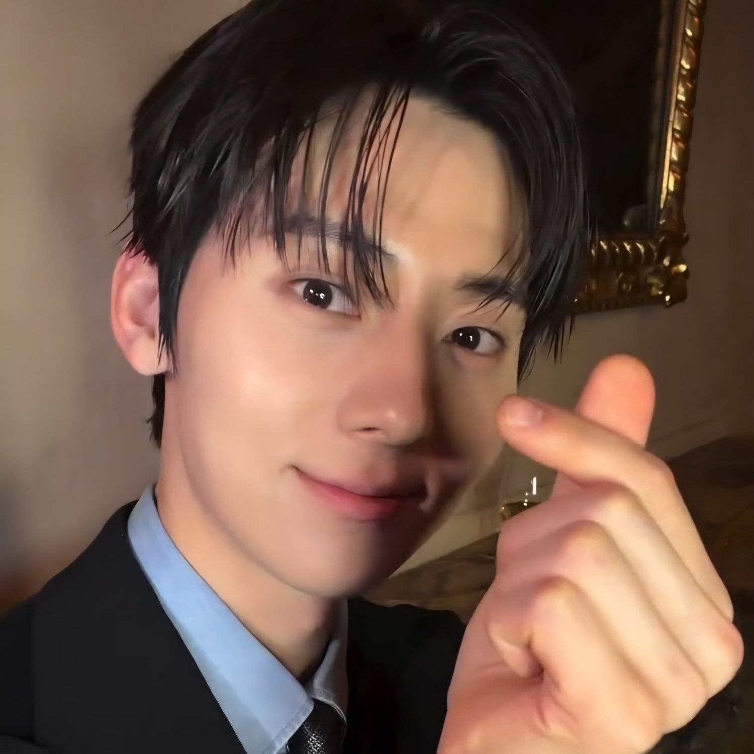 Behind-the-scenes cut of Hwang Minhyun