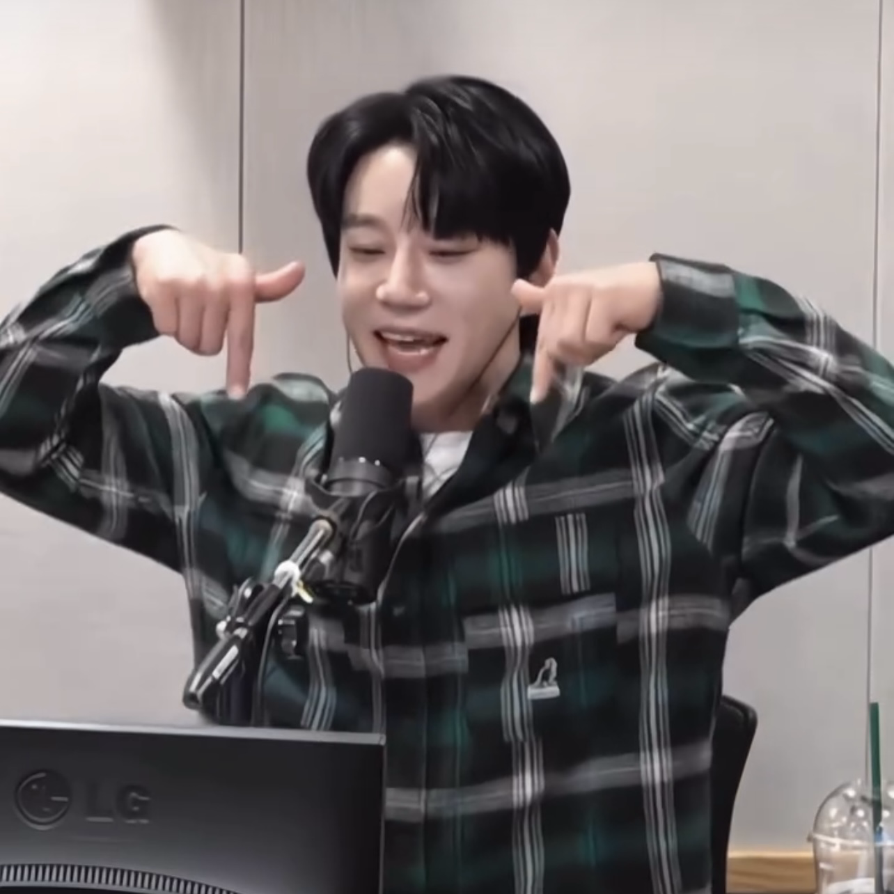 Recent activity shot of Hwang Chiyeol