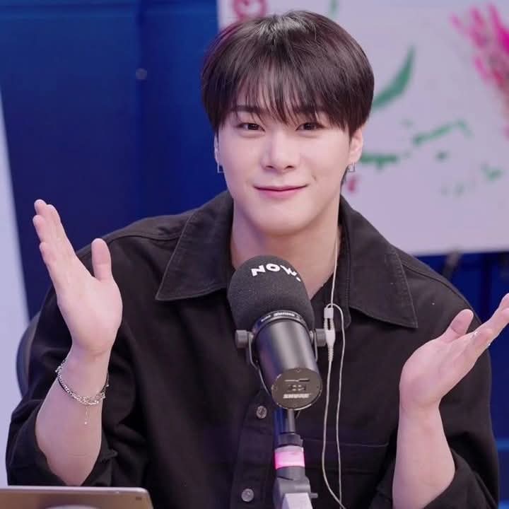 A moment captured by Moonbin (ASTRO)'s fan