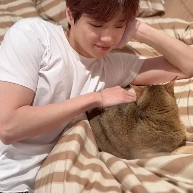 Behind-the-scenes cut of Kang Daniel