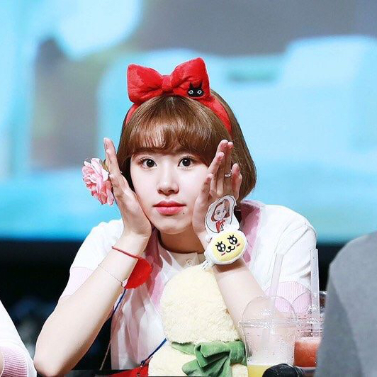 Behind-the-scenes cut of TWICE