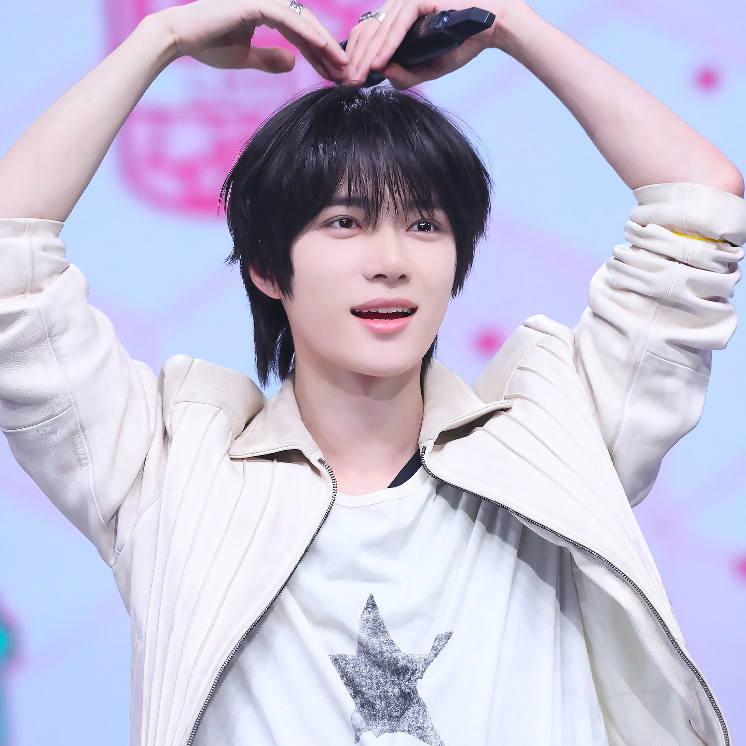 Latest photo of Beomgyu (TOMORROW X TOGETHER)