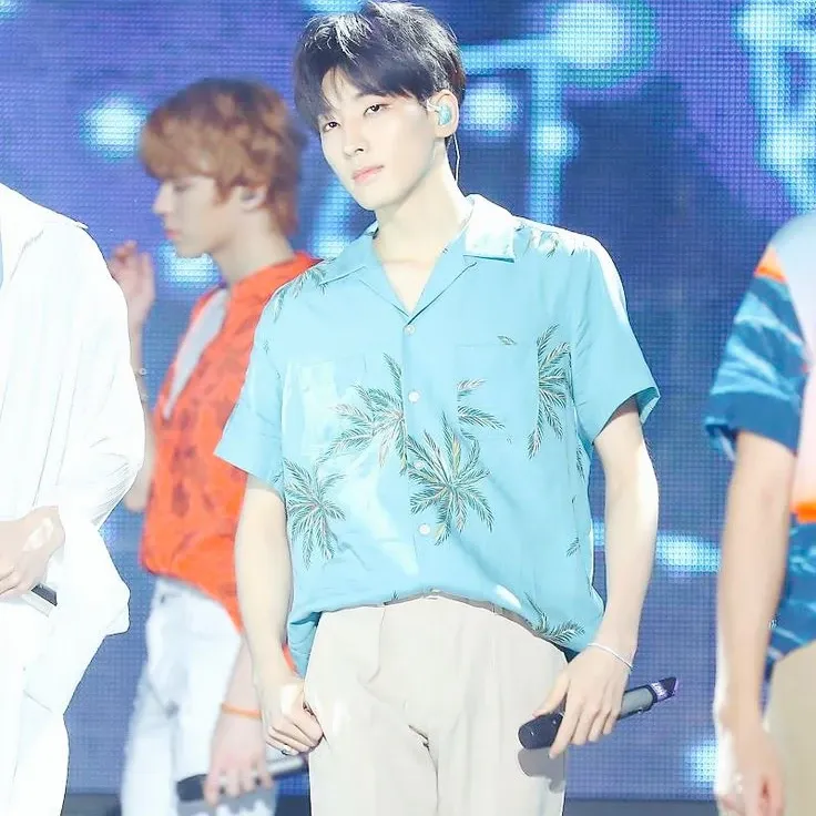 원우 (세븐틴)의 최신 사진