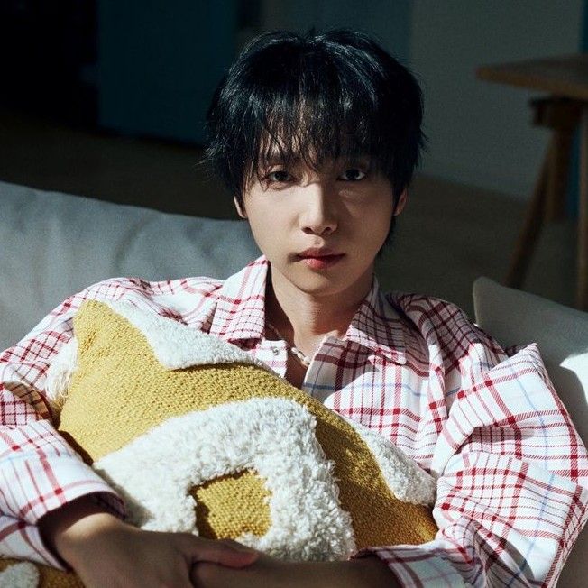 Recent activity shot of Jeong Sewoon