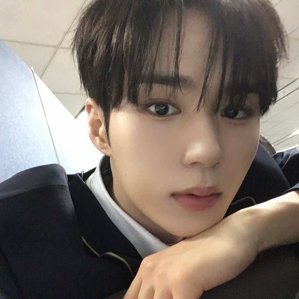 Behind-the-scenes cut of Kim Junseo (ALPHA DRIVE ONE)