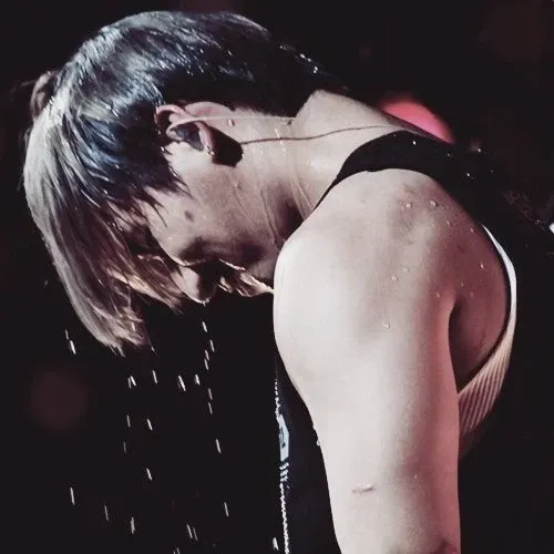 大聲 (BIGBANG)的最新活動照片