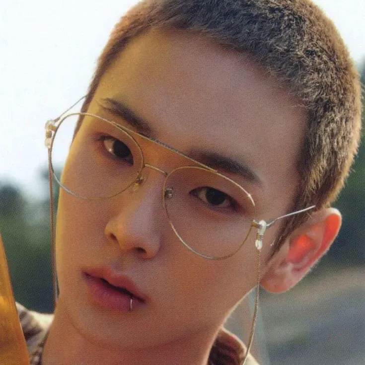 A moment captured by Key (SHINee)'s fan