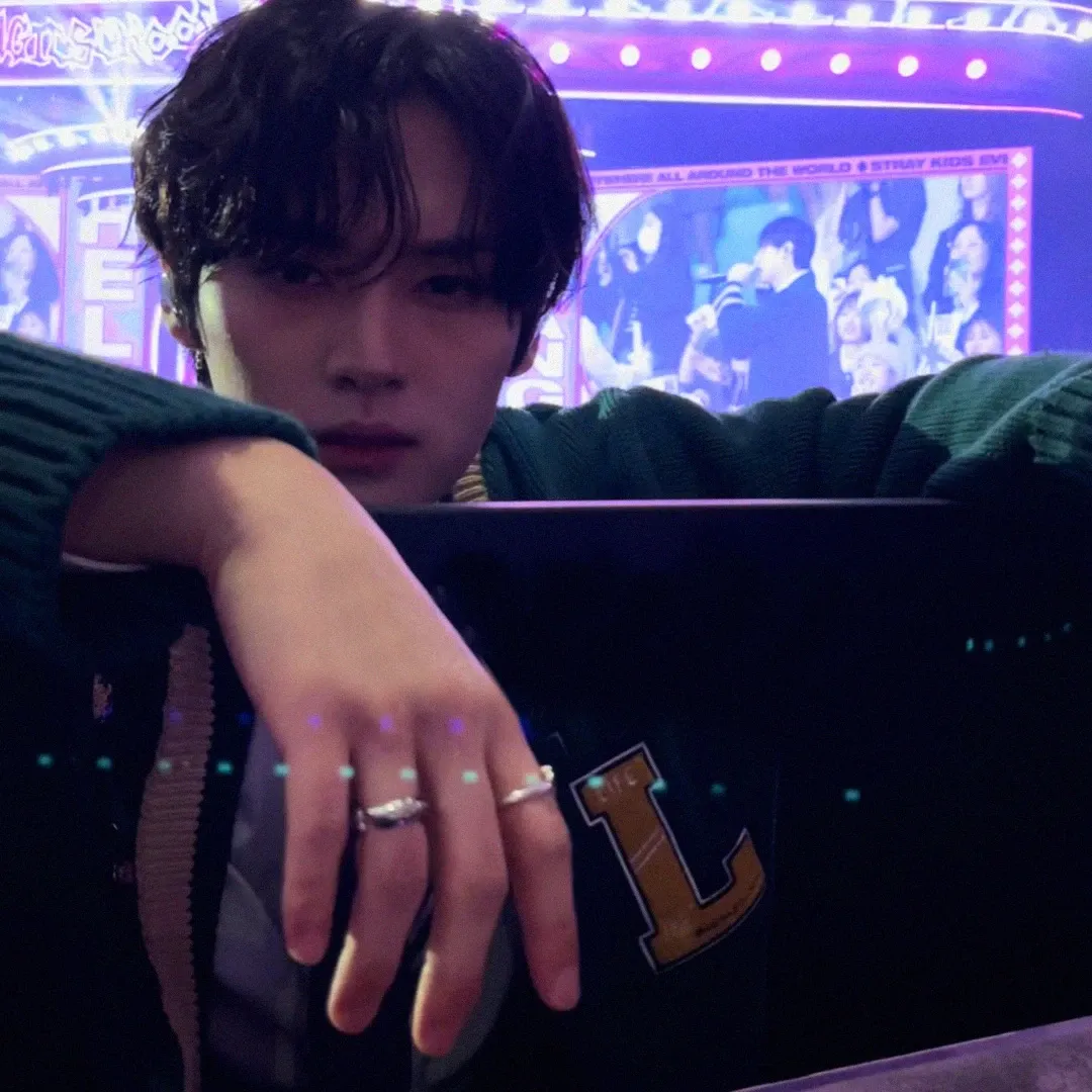 Lee Know (Stray Kids)粉丝拍下的瞬间