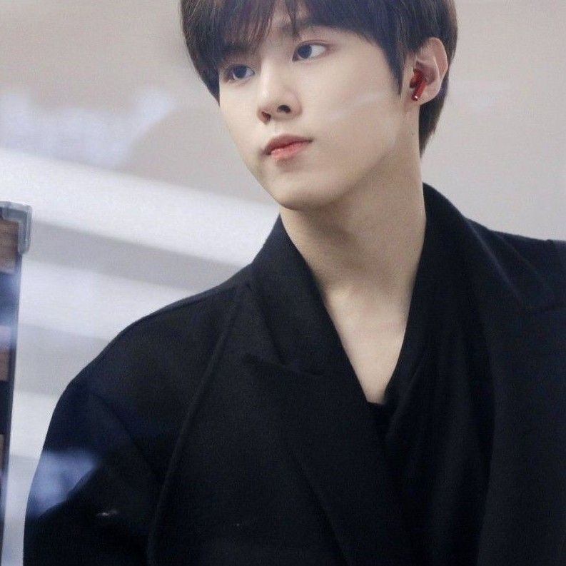 Recent activity shot of Kim Wooseok