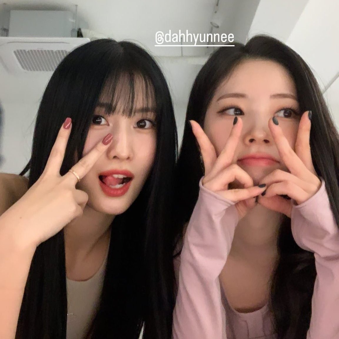 Recent activity shot of Momo (TWICE)