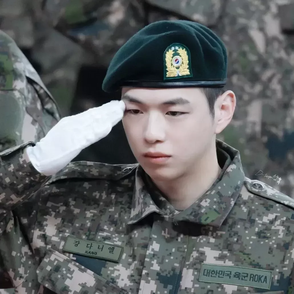 カン・ダニエルの舞台裏ショット