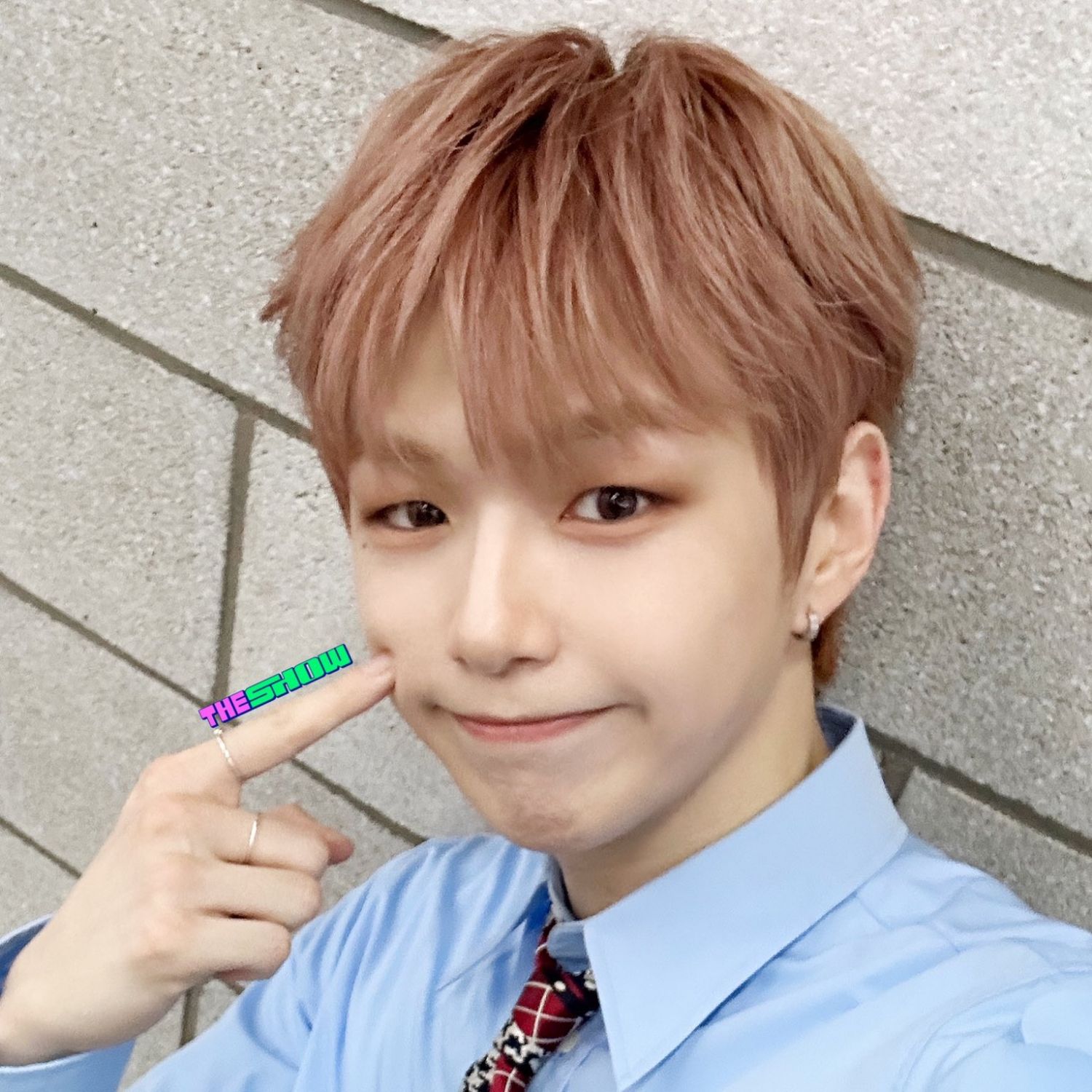 강다니엘의 비하인드 컷