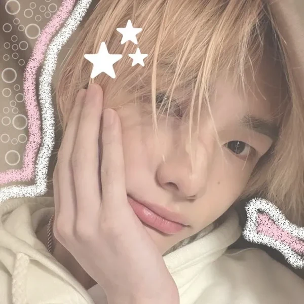 投票で選ばれたヒョンジン (Stray Kids)の人気プロフィール画像