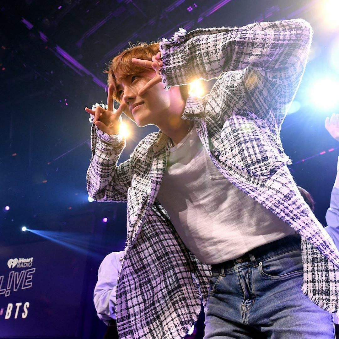 제이홉 (방탄소년단)의 최신 사진
