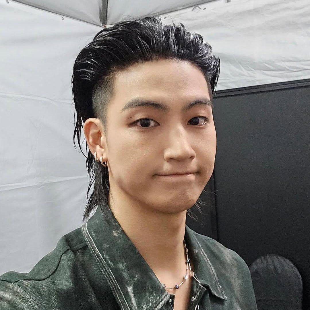 Latest photo of JAY B (GOT7)