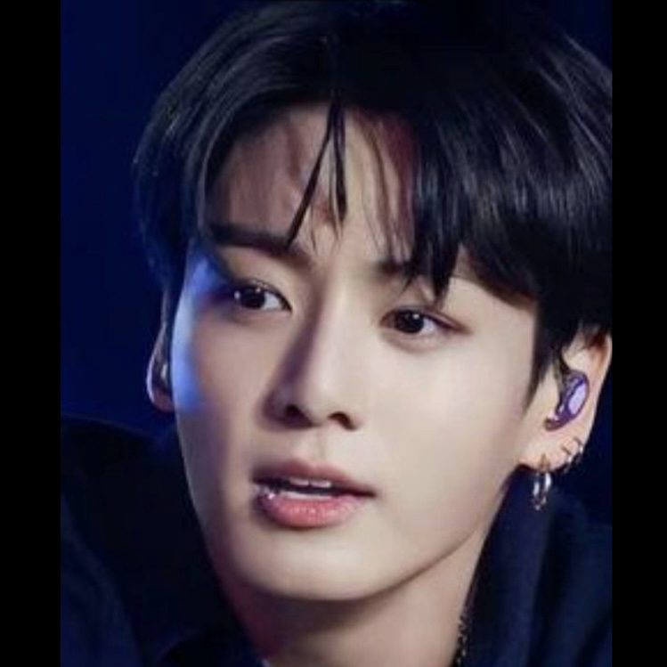 Foto aktivitas terbaru Jungkook (BTS)