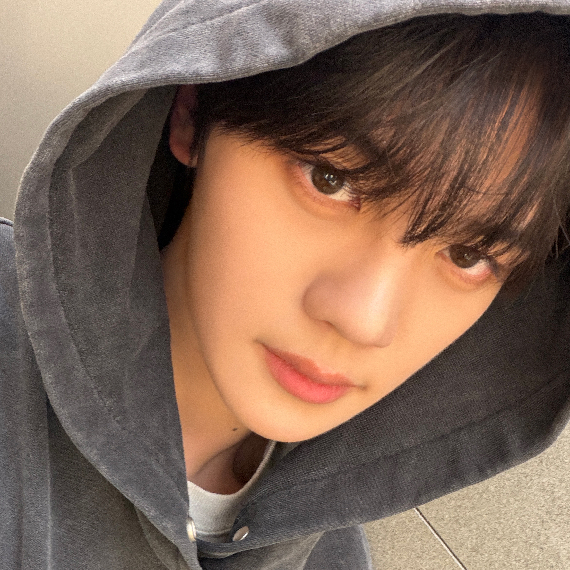 A moment captured by Kim Gyuvin's fan