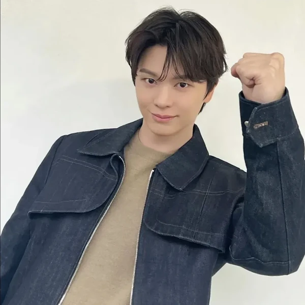 通過投票選出的陸星材 (BTOB)人氣頭像