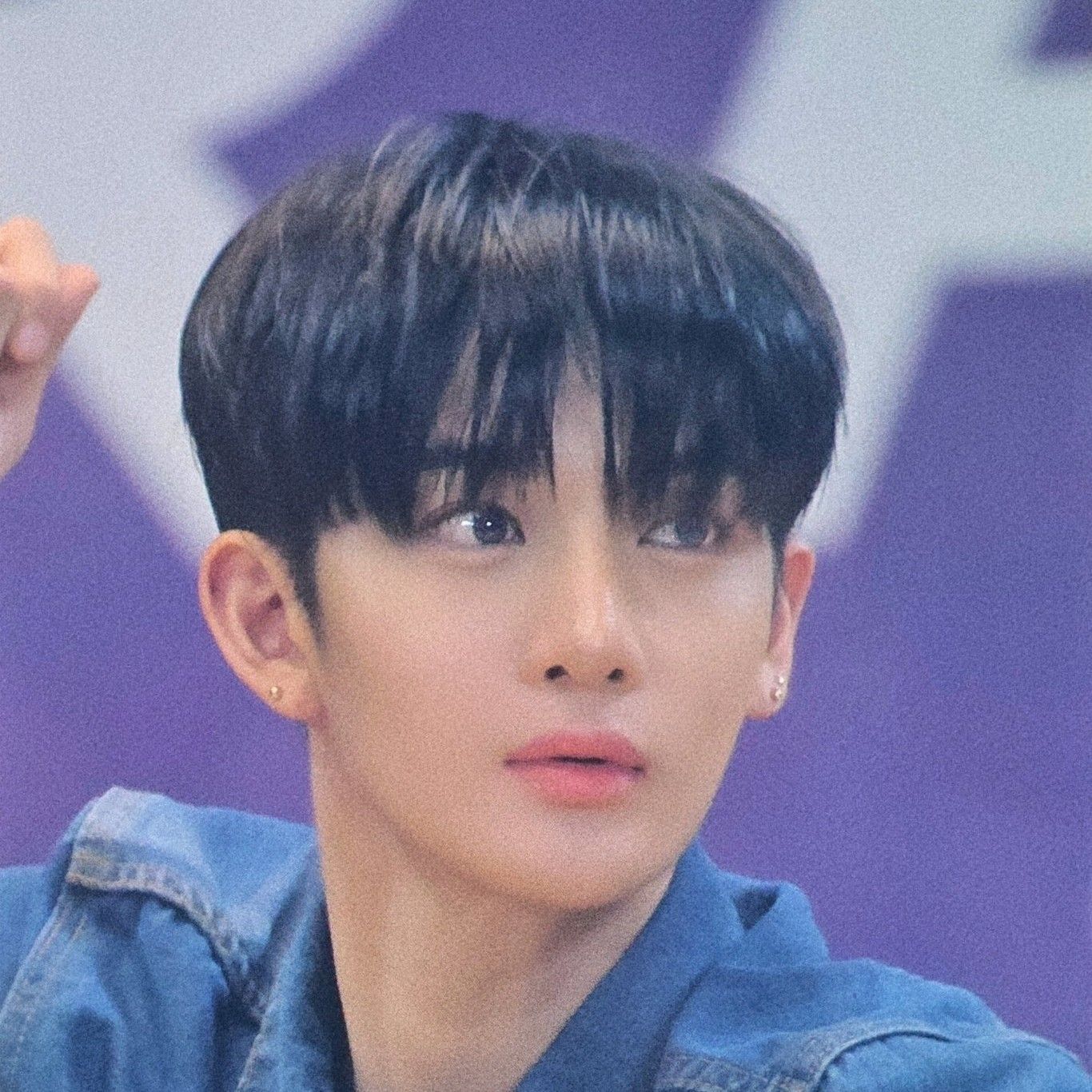 A moment captured by Bae Jinyoung's fan