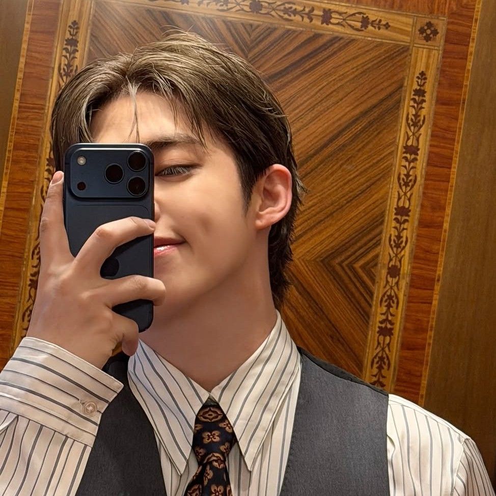 Recent activity shot of S.Coups (SEVENTEEN)