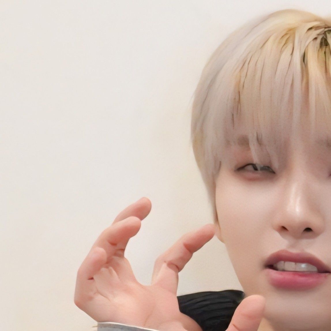 A moment captured by Seoho (ONEUS)'s fan