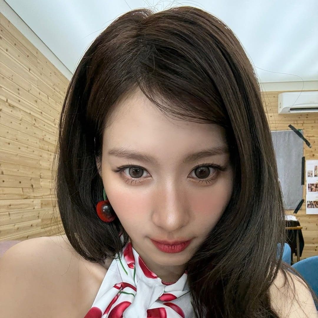 Sana (TWICE)的最新活动照片