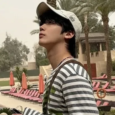 A moment captured by Kim Yohan (WEi)'s fan