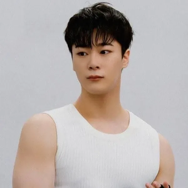 A moment captured by Moonbin (ASTRO)'s fan