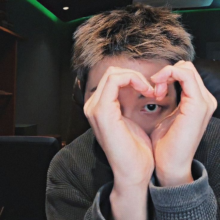 RM (防弹少年团)的最新活动照片