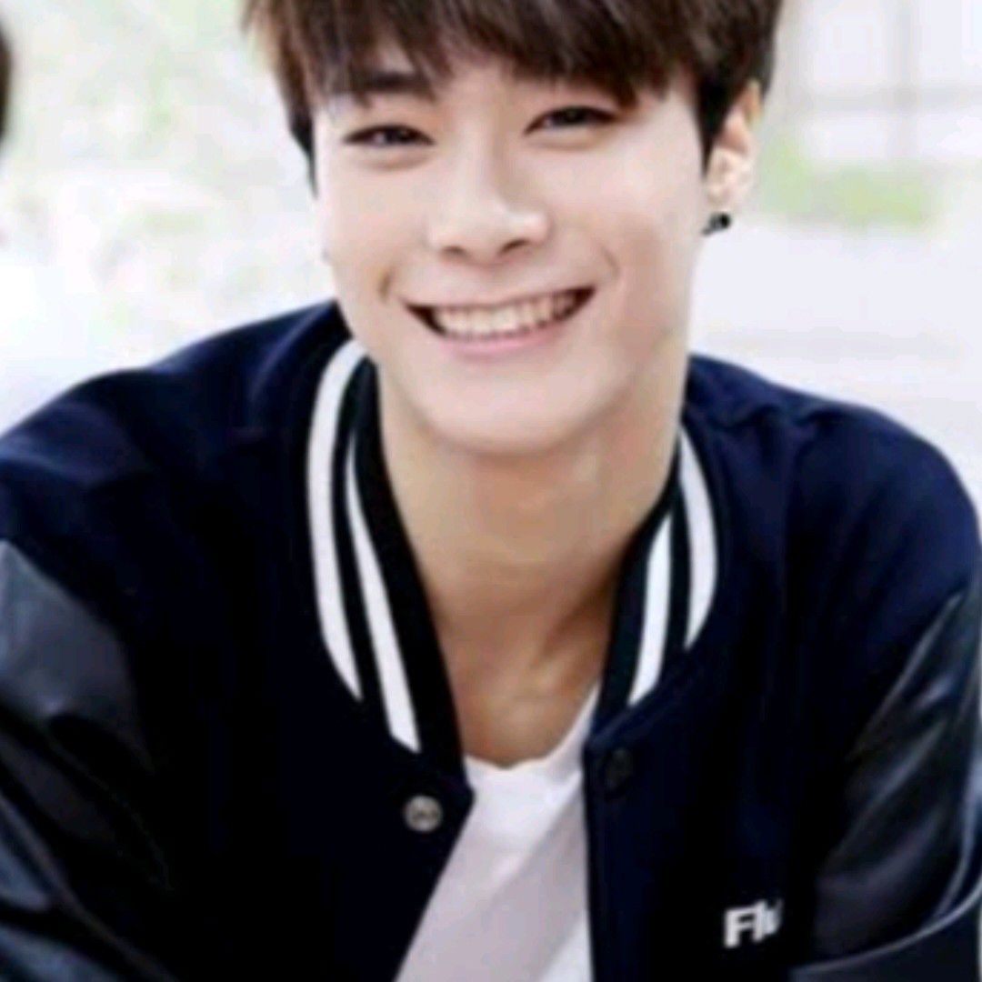 A moment captured by Moonbin (ASTRO)'s fan