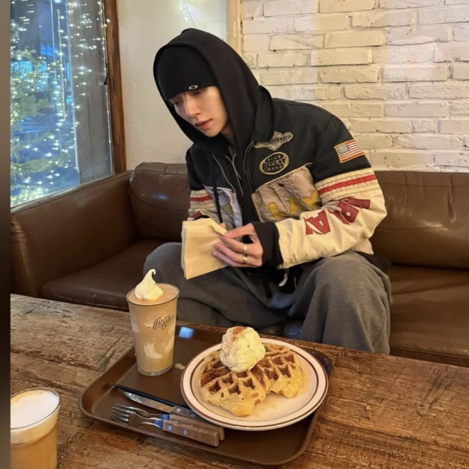 Latest photo of Joshua (SEVENTEEN)