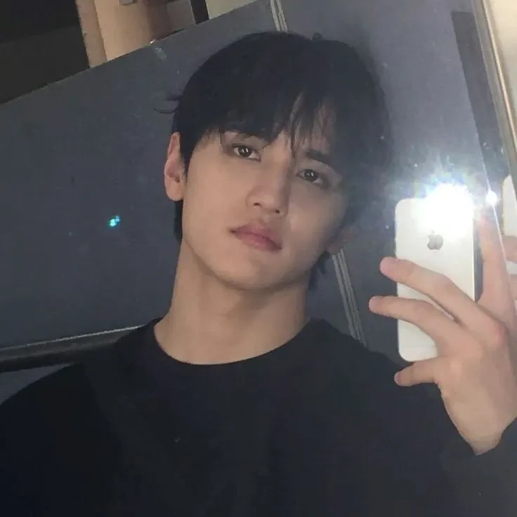 Recent activity shot of Jaeyun (8TURN)