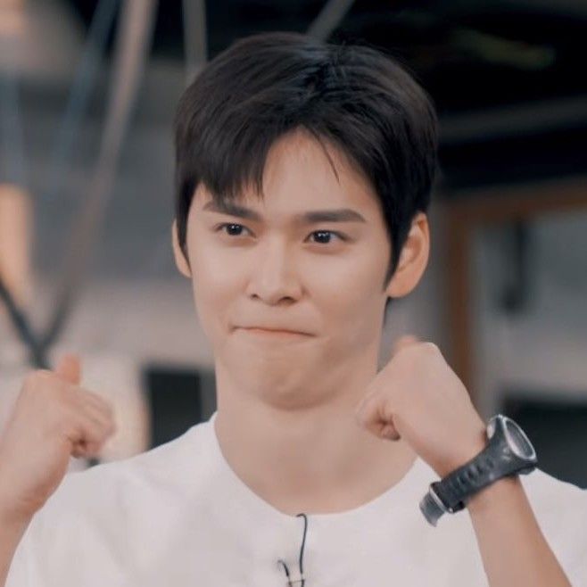 Foto terbaru Eunseok (RIIZE)