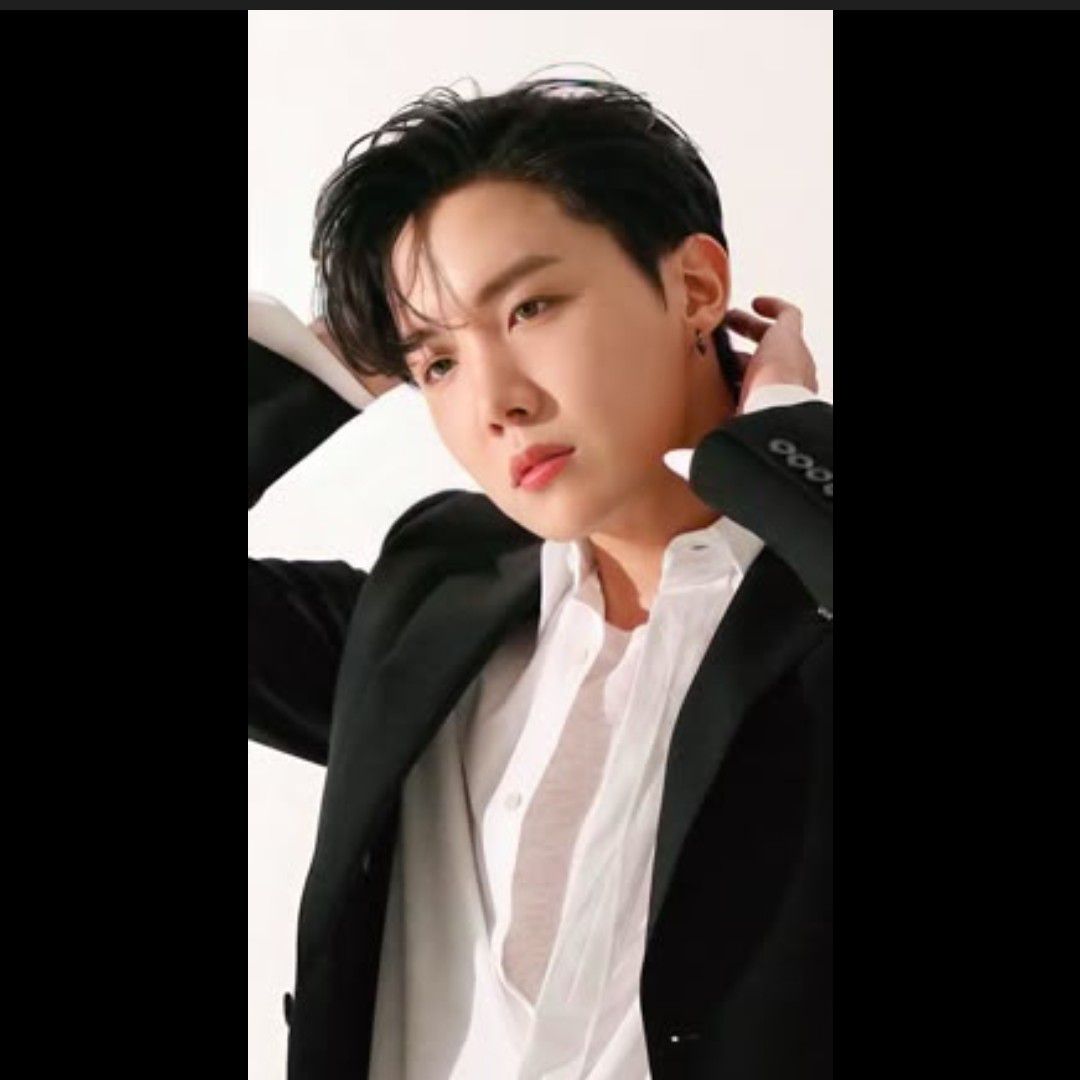 제이홉 (방탄소년단)의 최신 사진