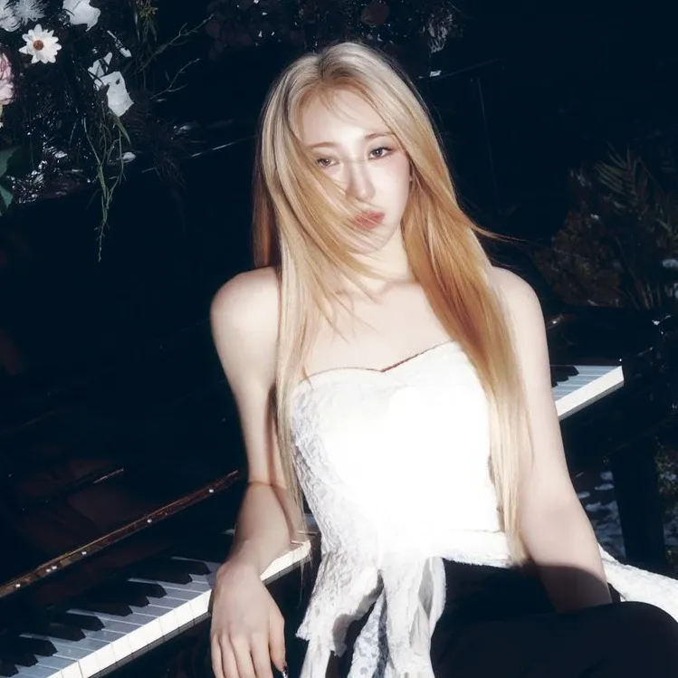 Behind-the-scenes cut of Lee Chaeyeon