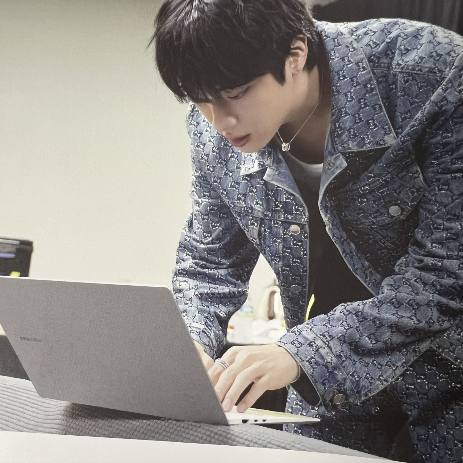 Foto terbaru Jin (BTS)