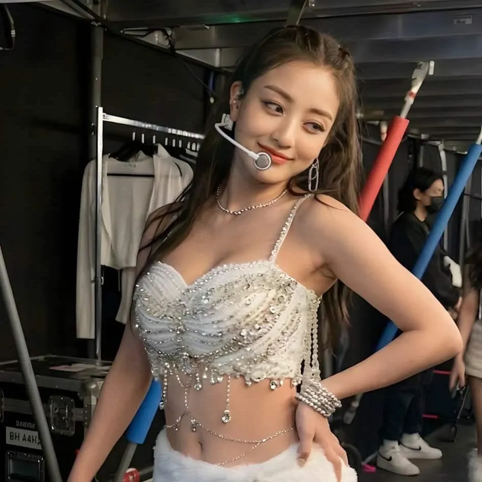 A moment captured by Jihyo (TWICE)'s fan