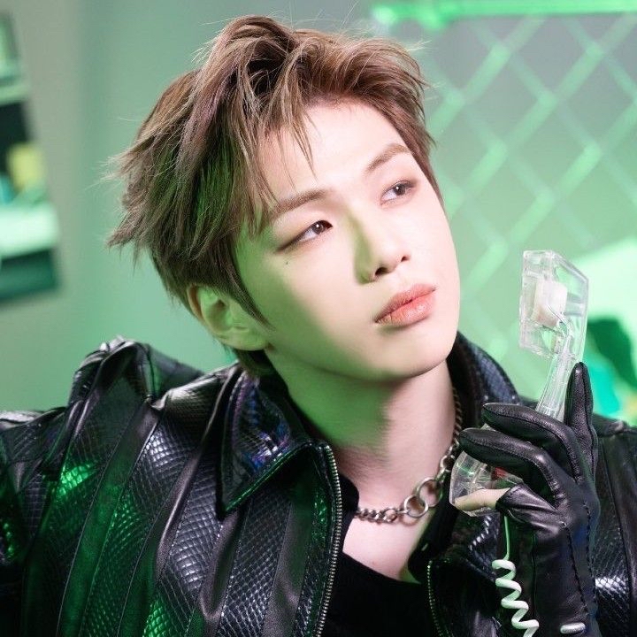 강다니엘 최근 활동샷