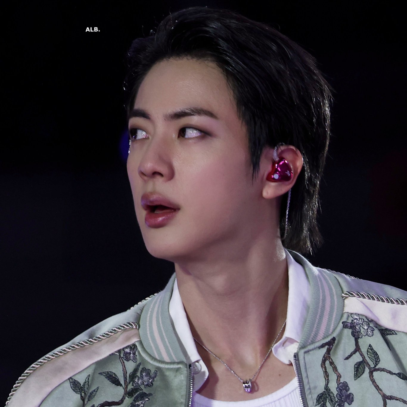 진 (방탄소년단) 최근 활동샷