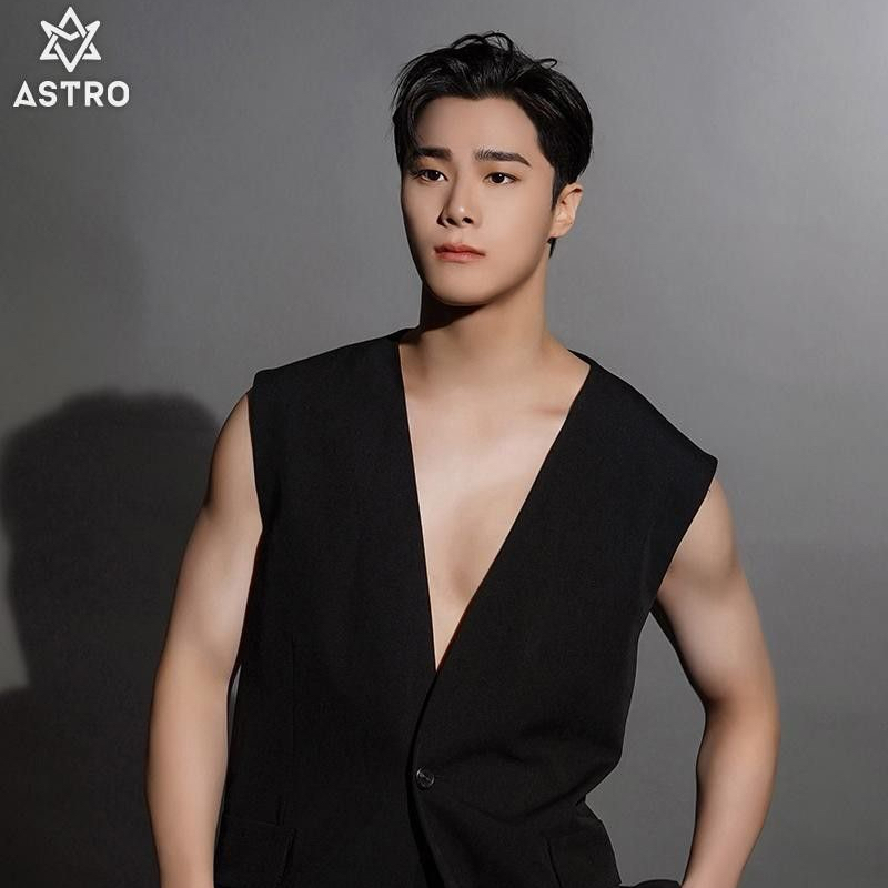Latest photo of Moonbin (ASTRO)