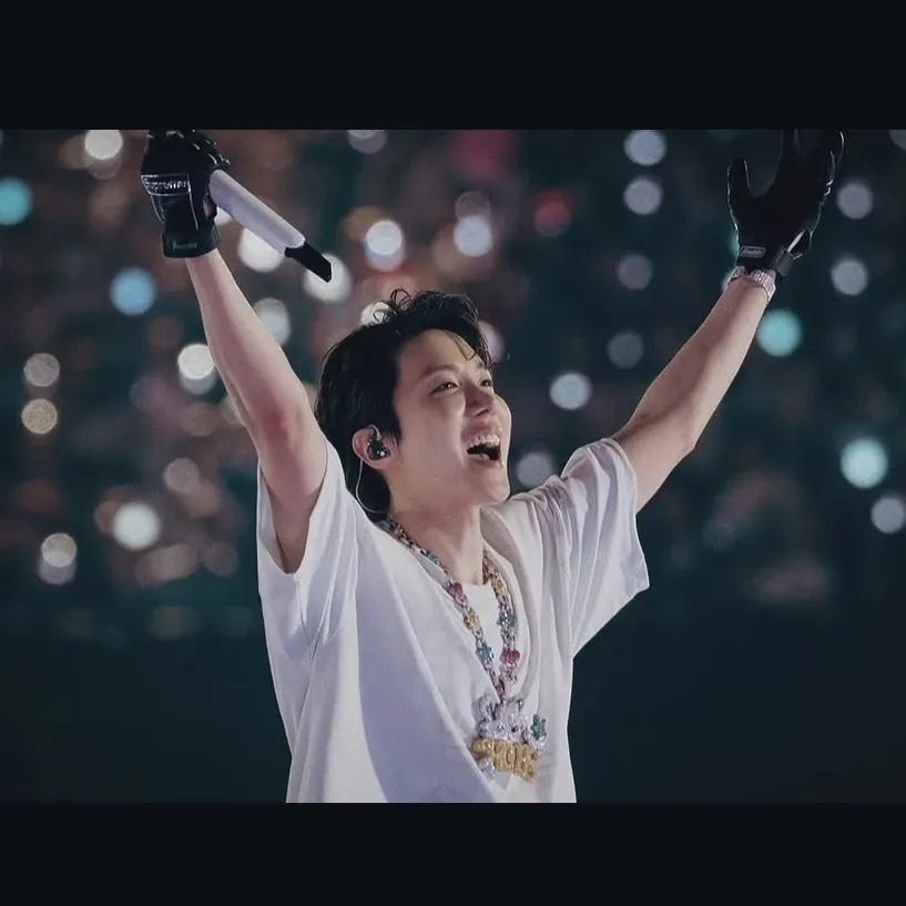 Foto aktivitas terbaru j-hope (BTS)